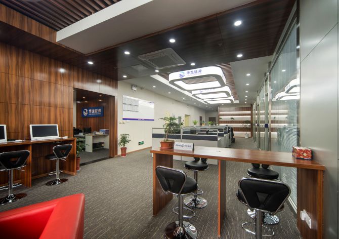 裝修解析：辦公室裝修的細(xì)節(jié)問題：天、地、隔(圖1)