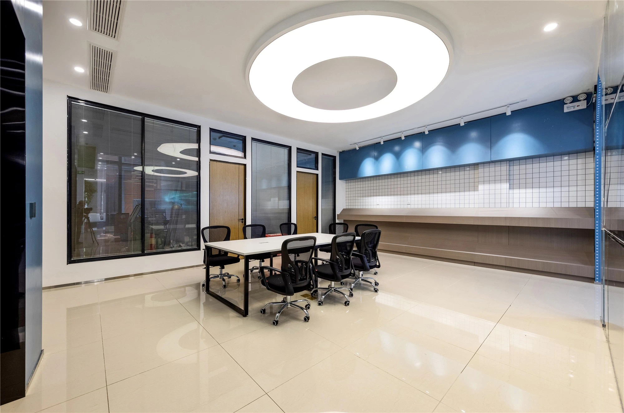 【案例賞析】武漢市車都天然氣營業(yè)廳完工實景展示，開放多元，活力共享！(圖3)