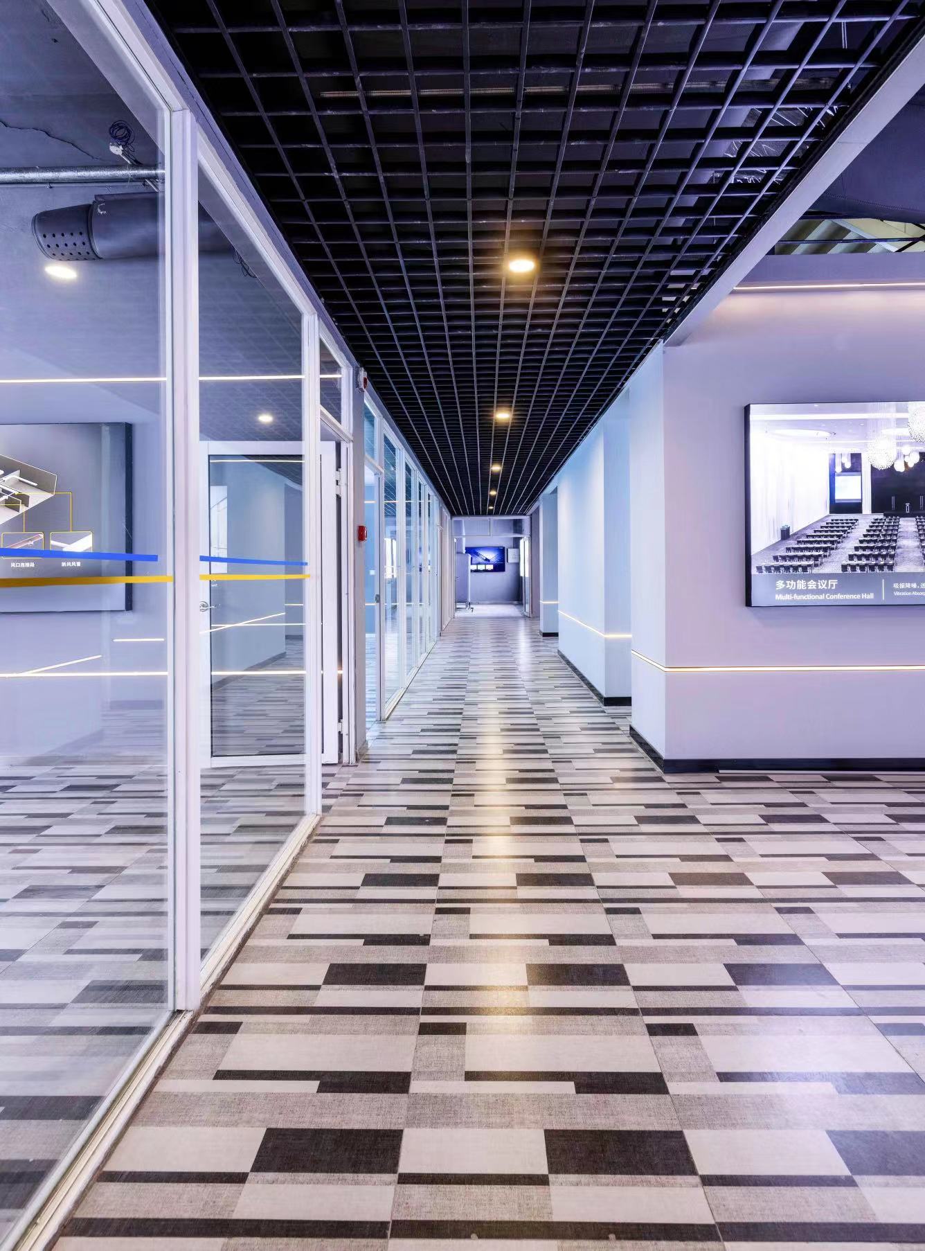 【案例賞析】簡(jiǎn)到極致，自帶高級(jí)感的展廳設(shè)計(jì)！(圖3)