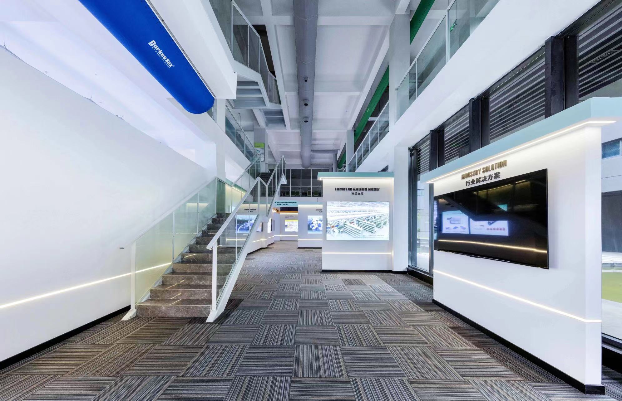 【案例賞析】簡(jiǎn)到極致，自帶高級(jí)感的展廳設(shè)計(jì)！(圖11)